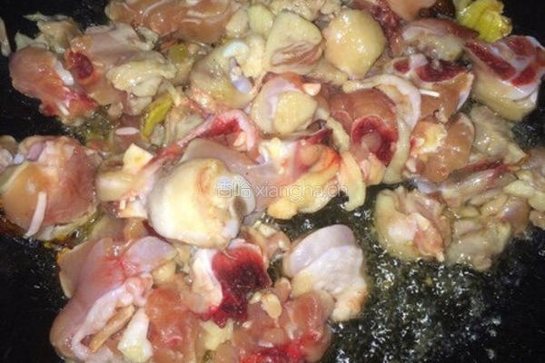 酸菜鸡腿炖土豆的做法图解5