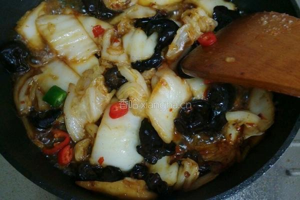 大白菜炒木耳的做法图解6