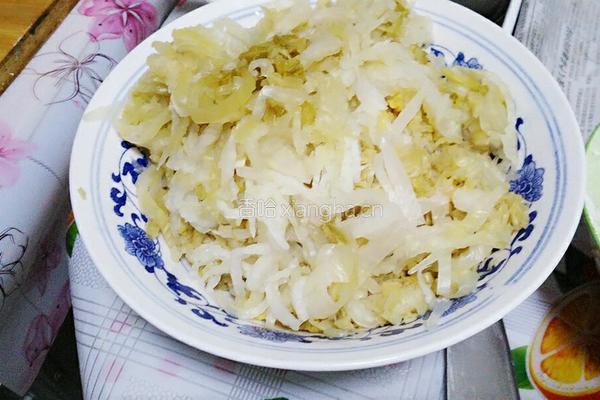 酸菜汆白肉的做法图解2