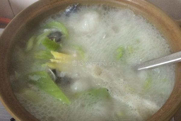 鱼头菜心汤的做法图解8