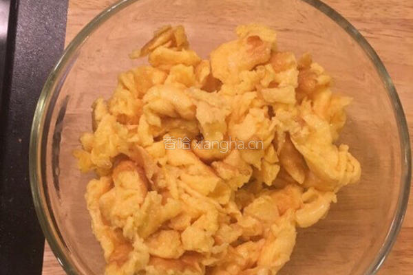 三丁鸡蛋炒饭的做法图解8