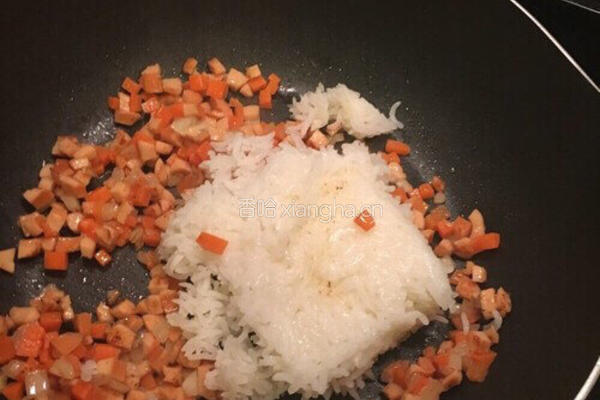 三丁鸡蛋炒饭的做法图解11