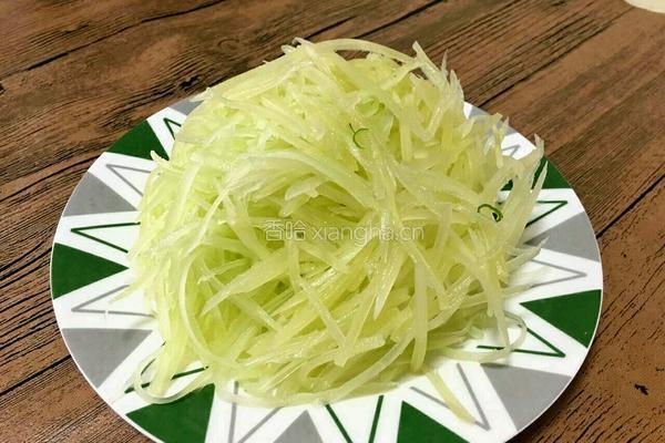 炝炒青笋丝的做法图解4