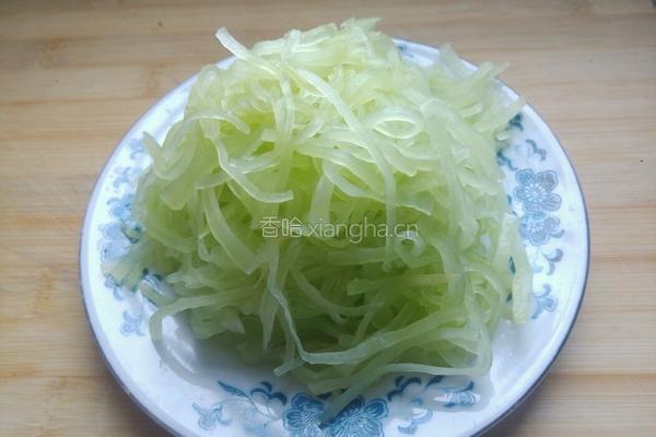 凉拌莴笋丝的做法图解4