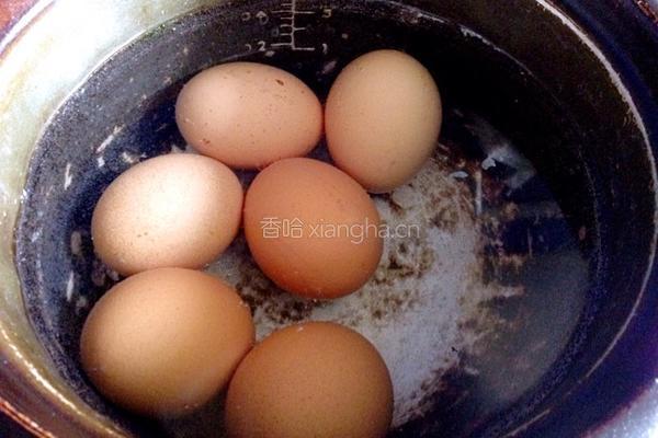 虎皮蛋烧肉的做法图解1