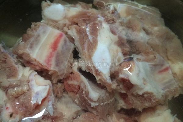 萝卜排骨汤的做法图解1