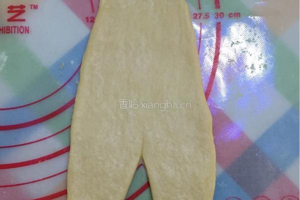 全麦牛角豆沙餐包的做法图解5