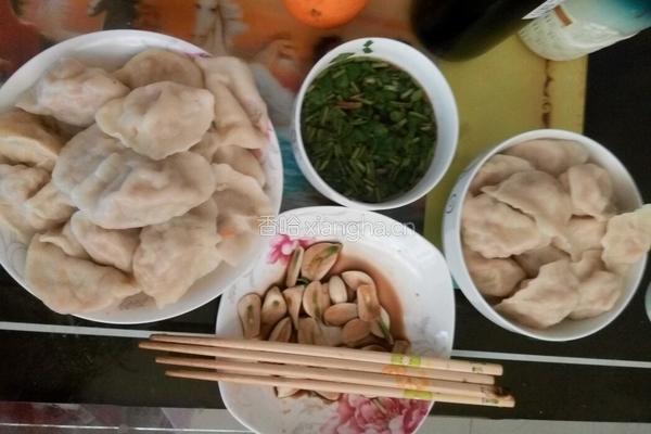 西葫芦萝卜鸡蛋馅饺子的做法图解10