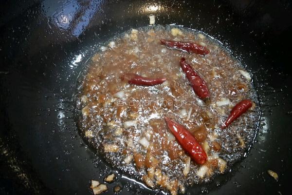家常蘑菇炒鸡蛋的做法图解13