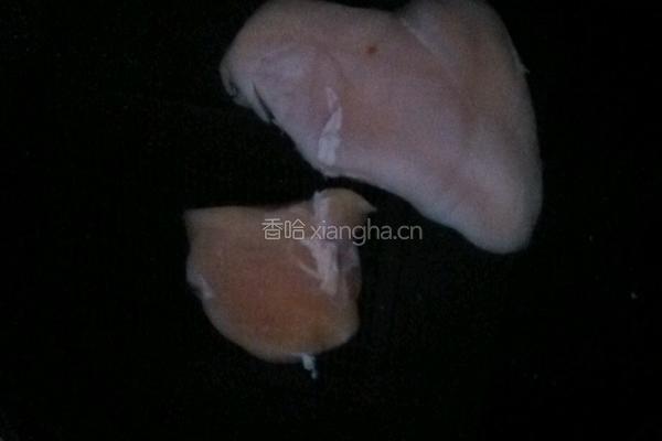 手撕鸡脯肉丝的做法图解1