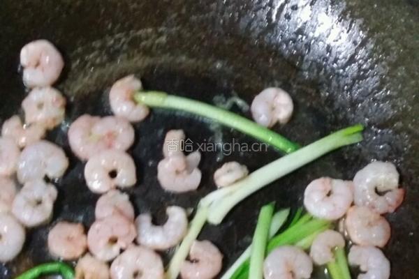 虫草花炒虾仁的做法图解4