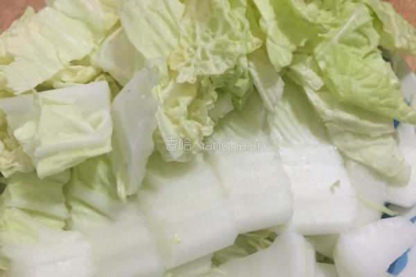 白菜豆腐汤的做法图解1