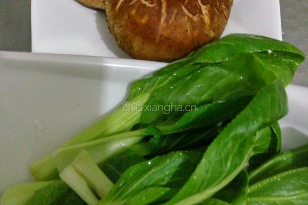 香菇青菜的做法图解1