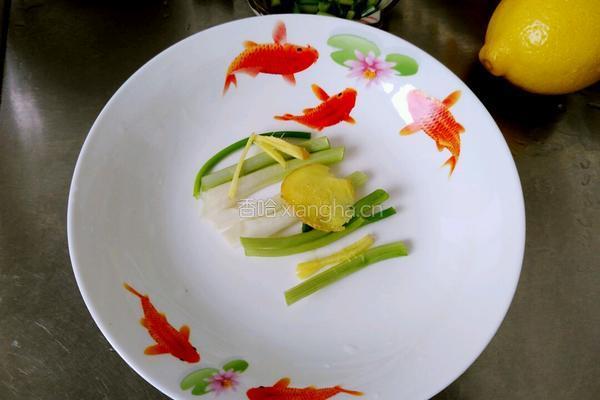 柠檬鲈鱼（泰式清蒸）的做法图解6