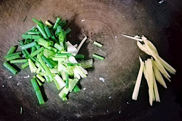 粉肠番茄汤的做法图解3