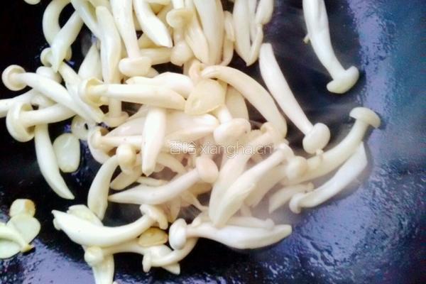 耗油双椒白玉菇的做法图解5