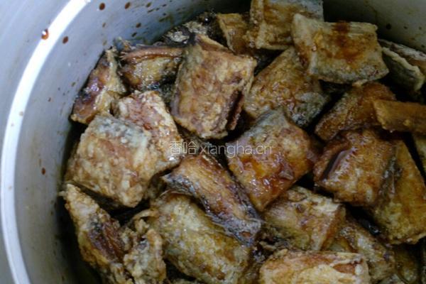 年夜饭菜谱酥焖带鱼的做法图解4