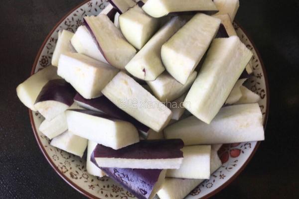 鱼香茄子煲的做法图解2