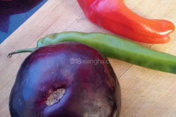 鱼香茄条的做法图解1