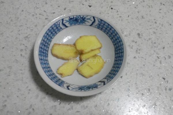 土豆烧鸡翅的做法图解1