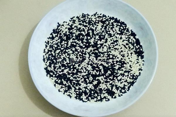 炸芝麻南瓜饼的做法图解4