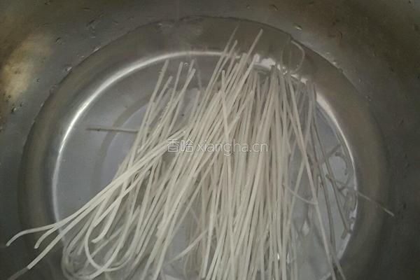 猪肉白菜炖粉条的做法图解4
