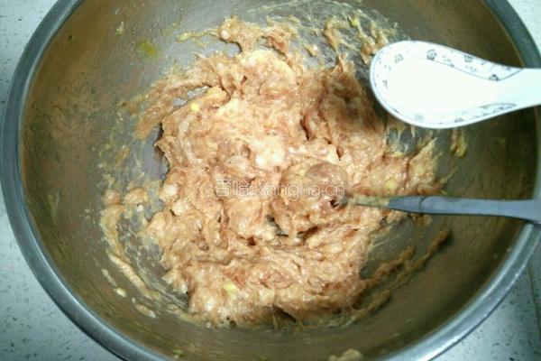 芹菜鲜肉饺子的做法图解5