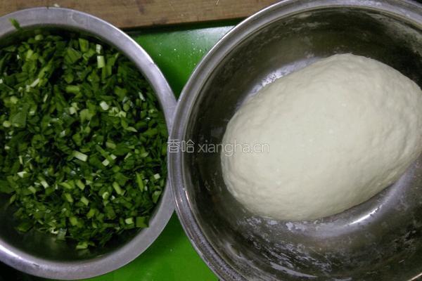 韭菜饺子的做法图解1