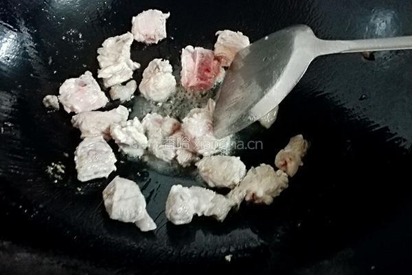 胡萝卜玉米焖排骨的做法图解4
