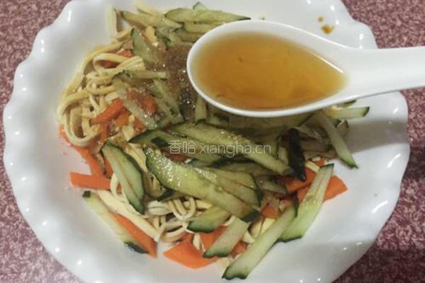 凉拌豆腐皮的做法图解5