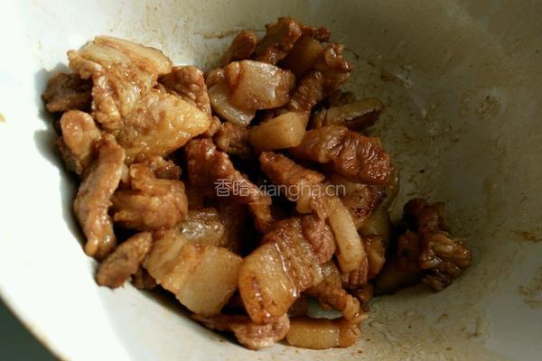 土豆咖喱炒肉的做法图解1
