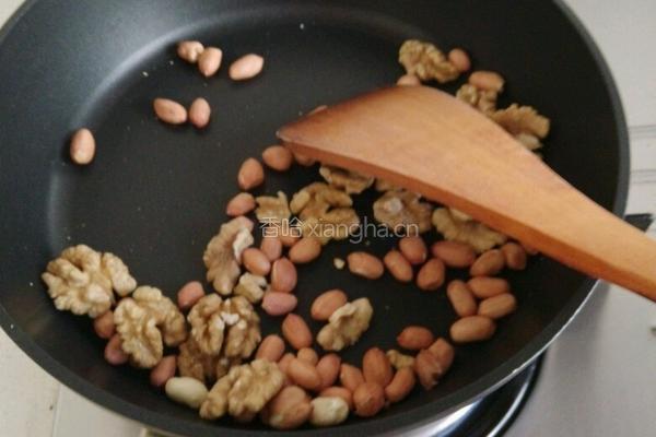 麦芽牛轧糖的做法图解1