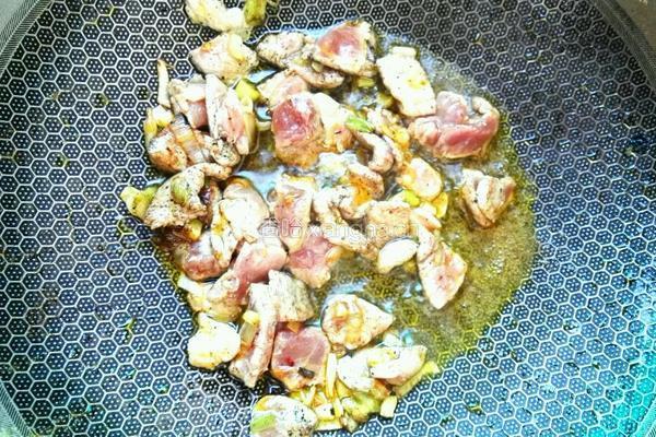 油菜熘肉片的做法图解3