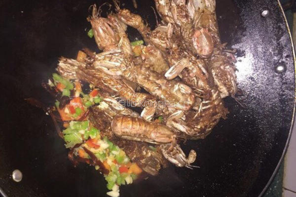 椒盐皮皮虾（虾爬子）的做法图解7
