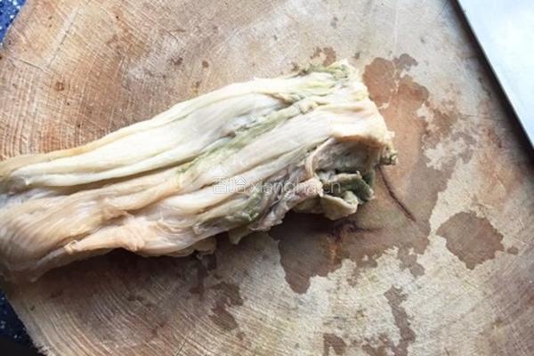 小笼包（酸菜馅）的做法图解1