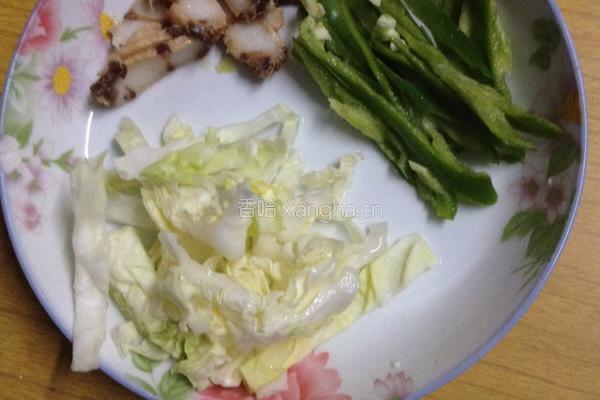 风味不同炒包菜的做法图解1