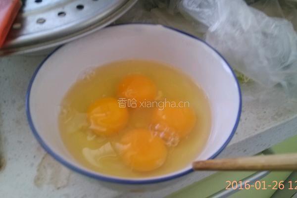 鸡蛋炒馒头块的做法图解1