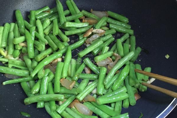 咸肉炒豆角的做法图解4