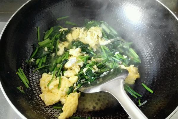 菠菜炒鸡蛋的做法图解2