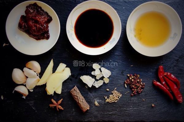 萝卜炖牛腩的做法图解1