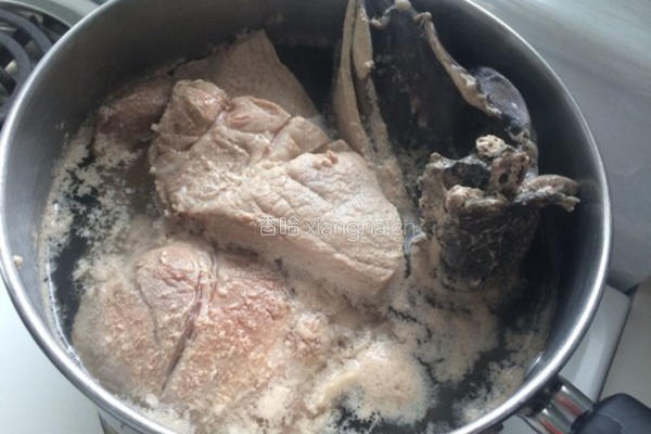 乌鸡淮山牛蒡汤的做法图解1