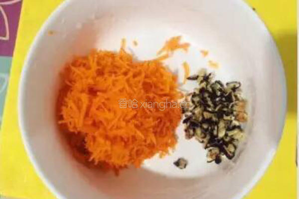 胡萝卜香菇厚蛋烧的做法图解2