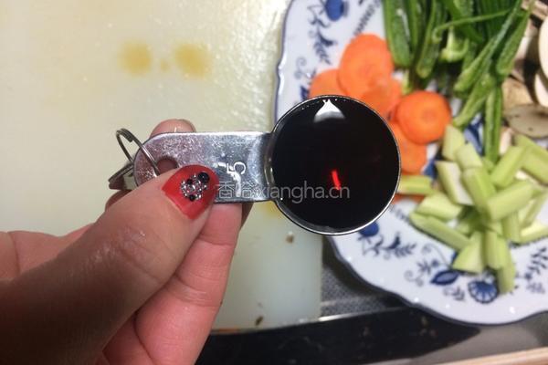 蚝油牛肉的做法图解2
