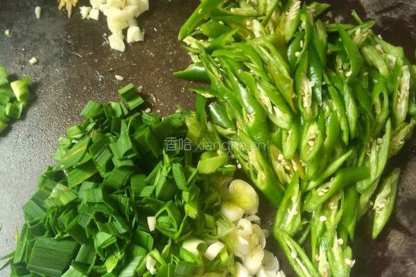 青椒炒肉的做法图解2