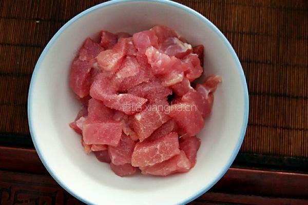 青椒醋溜肉的做法图解1