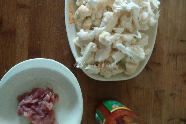 肉炒菜花的做法图解1