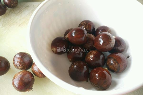 微波糖炒栗子的做法图解1