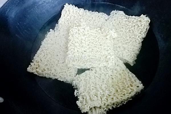 芹菜炒面条的做法图解4