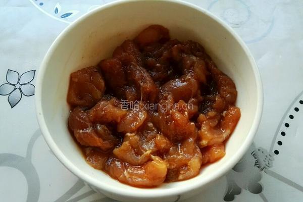 白菜木耳炒肉片的做法图解2