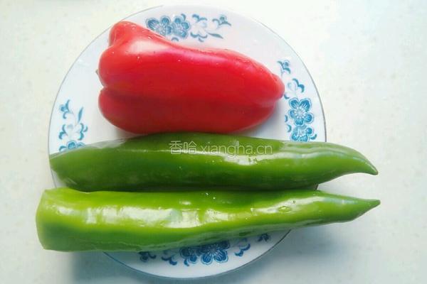 青红椒炒肉丝的做法图解4